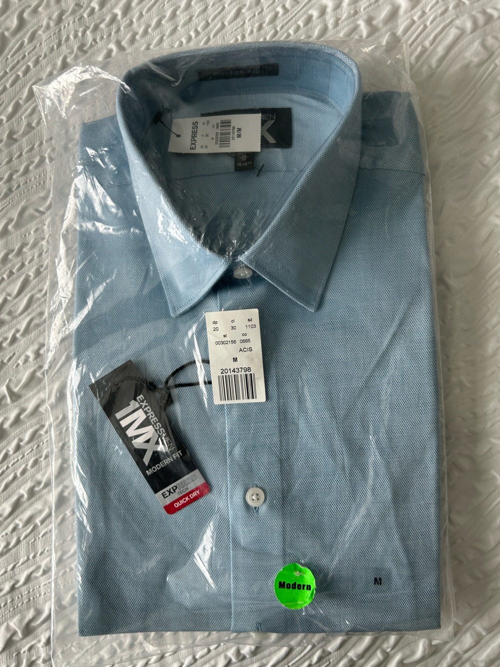 Express Men’s Light Blue Modern Fit Dress Shirt Size M 15-151/2